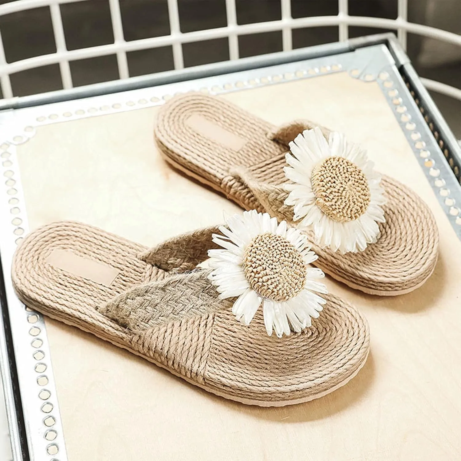 Lightweight Flip Flops for Women Comfortable Beach Thong Sandals with Arch Support Slip On Beach Slippers