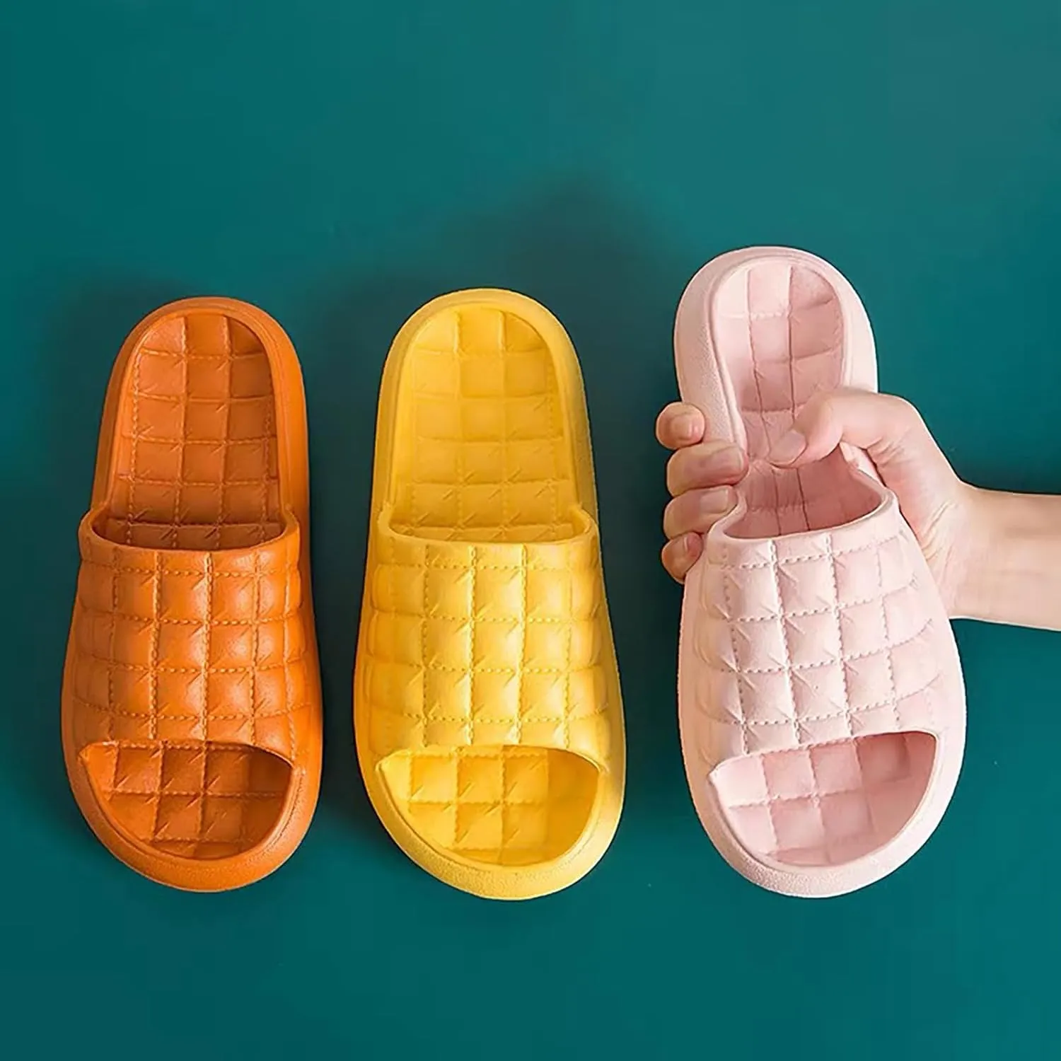 New Slippers for Women in Summer Indoor Bathroom for Men Slippers for Couples Hotel Soft Soles Shiny Slides for Women