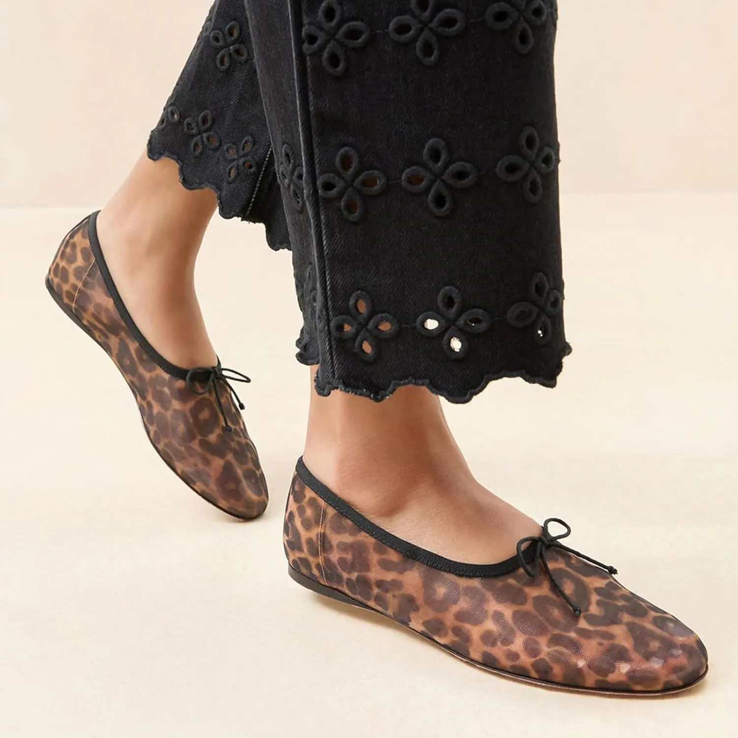 UBWDU Mesh Ballet Flats for Women Round Closed Toe Mary Jane Flats Ballerina Shoes with Bow