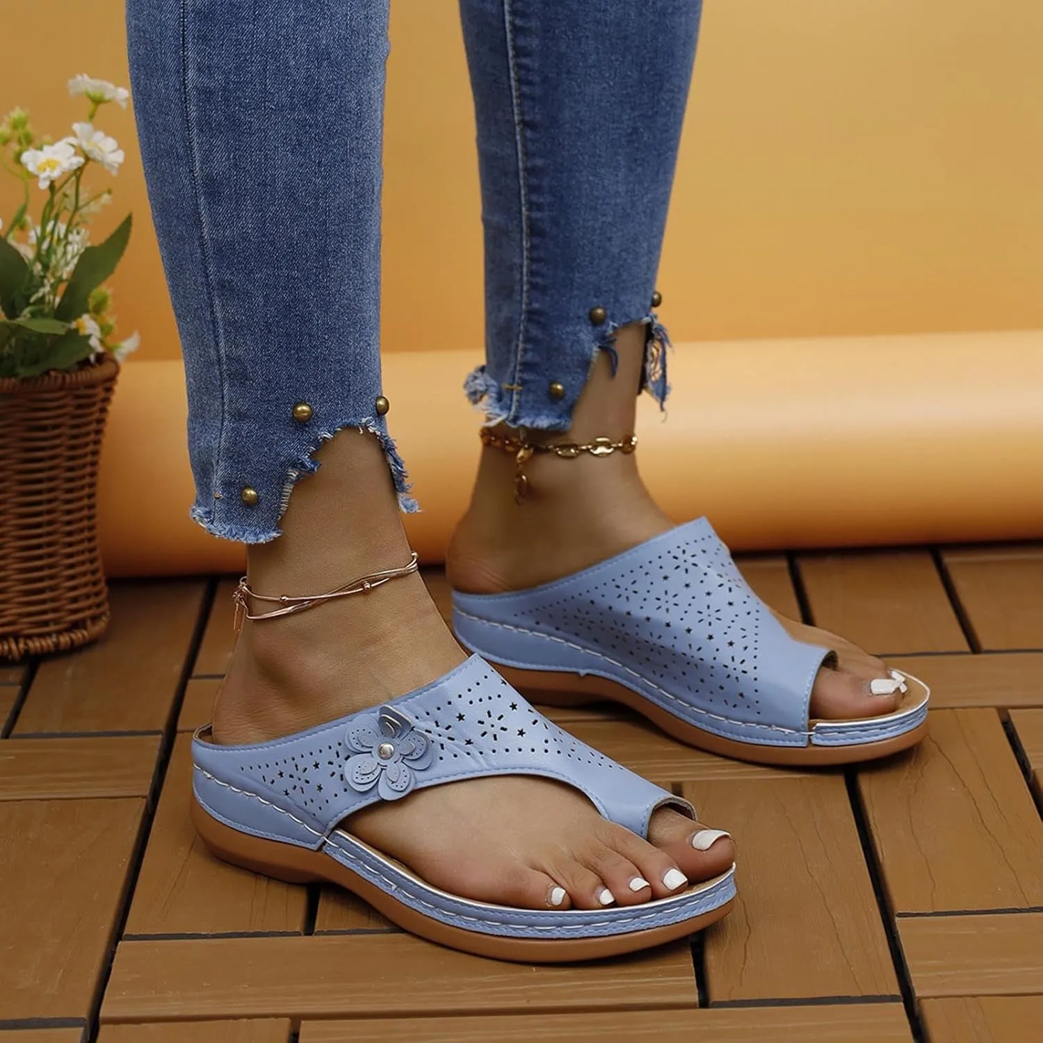 Womens Flip Flop Heels Cut Out Breathable Summer Flip-Flops Arch Support Floral Decor Wedge Comfort Walk Sandal